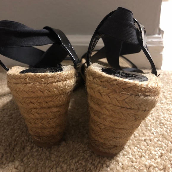 Strappy Black Eric Michael espadrilles. - Picture 4 of 6